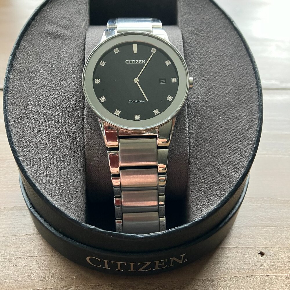 New Citizen Eco-Drive Watch – Crystal Hour Markers & Date Dial     New in box